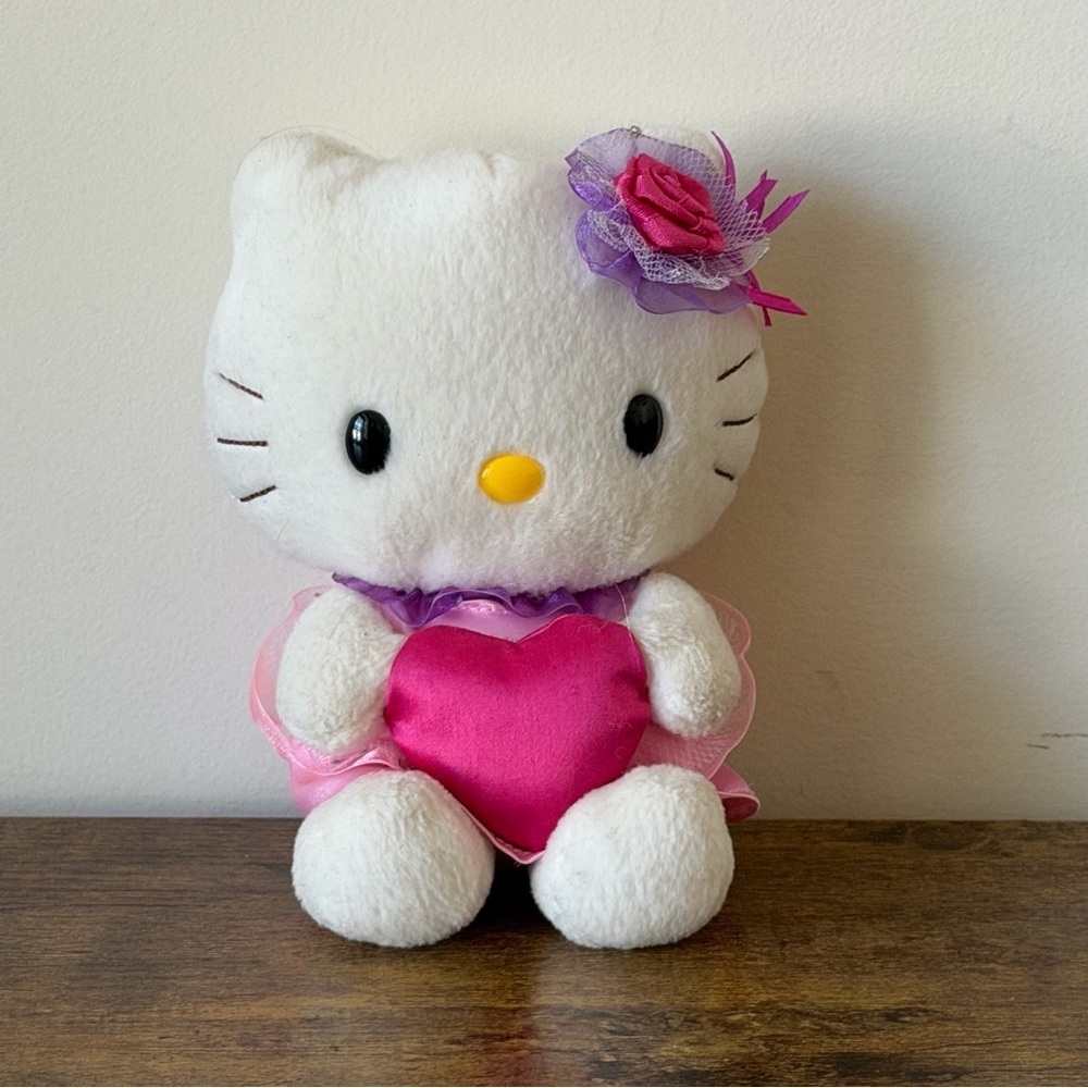 Vintage Sanrio Valentines Hello Kitty Doll 2003
